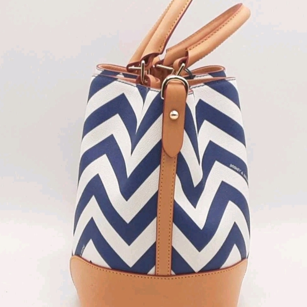 NWT CHEVRON BRENNA Dooney & Bourke Blue and Tan Chevron Tote - Picture 7 of 11